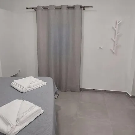 V&n Santorini Casa de Férias Fira (Santorini)