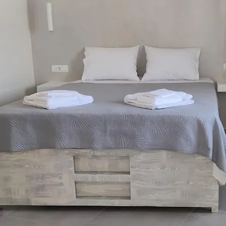 V&n Santorini *