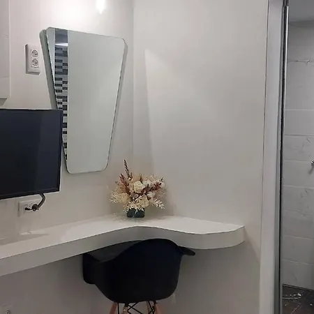 V&n Santorini Тира