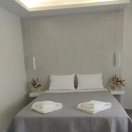 V&n Santorini