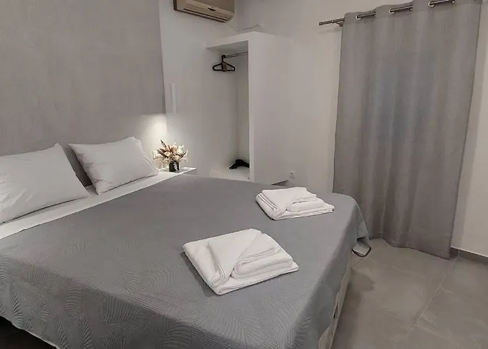 V&n Santorini Fira (Santorini)