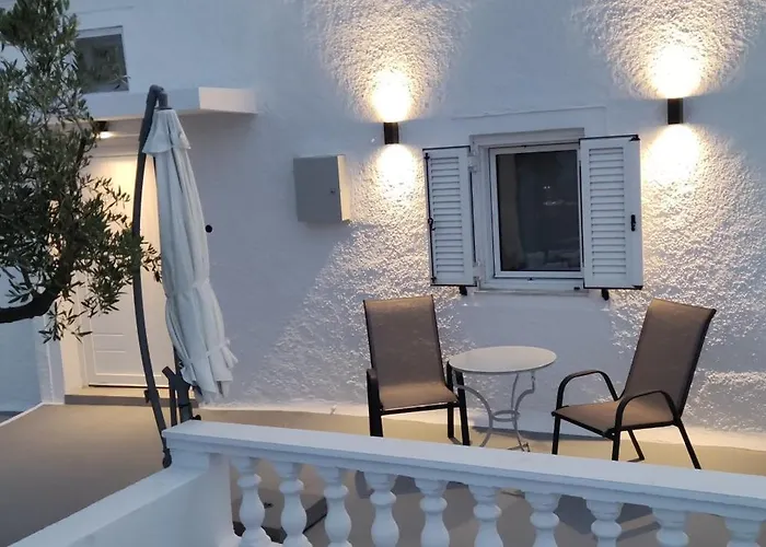 V&n Santorini * Fira (Santorini)