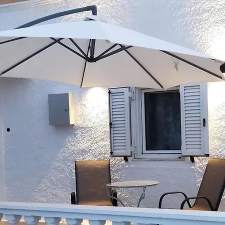 Vakantiehuis V&n Santorini Firá